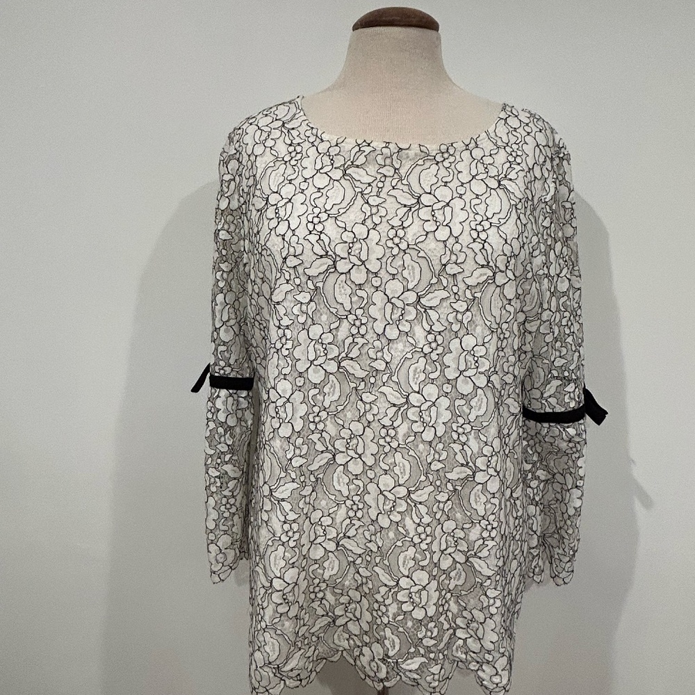 Ladies Karl Lagerfeld White and Black Lace Blouse, Medium